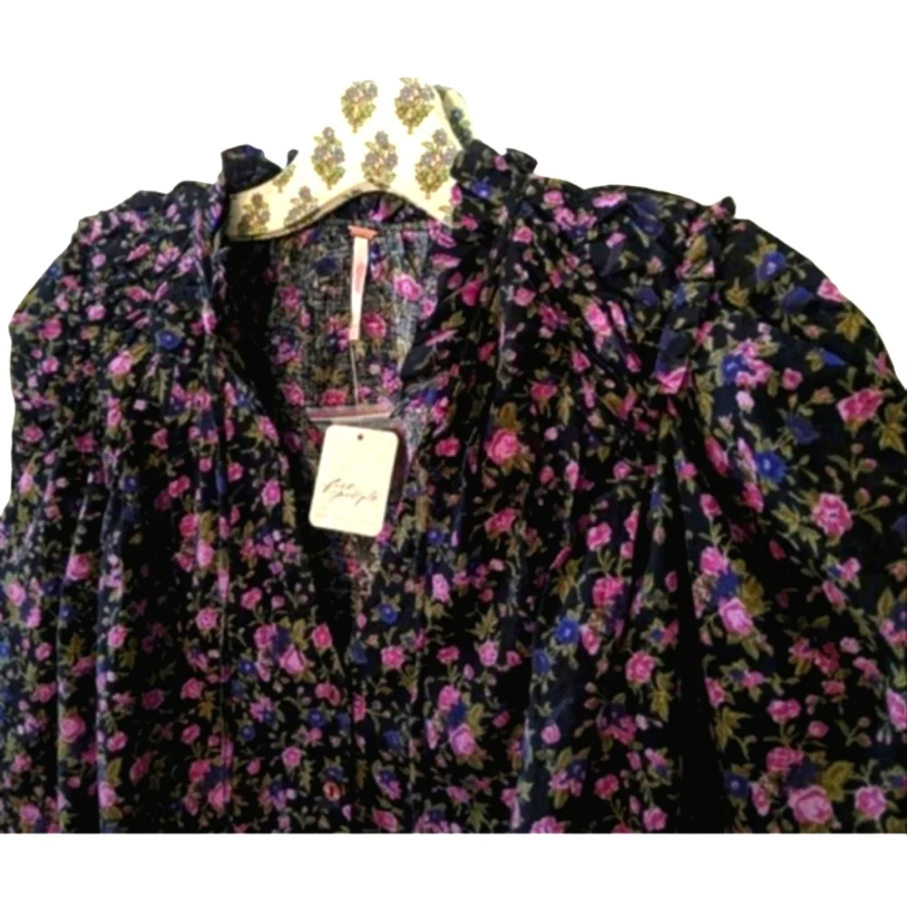 NWT Free People "Meant To Be" Blouse /Black Floral long sleeve shirt Size Medium - Picture 9 of 11